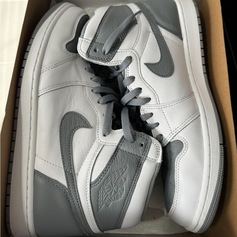 Air Jordan 1 Cool Grey